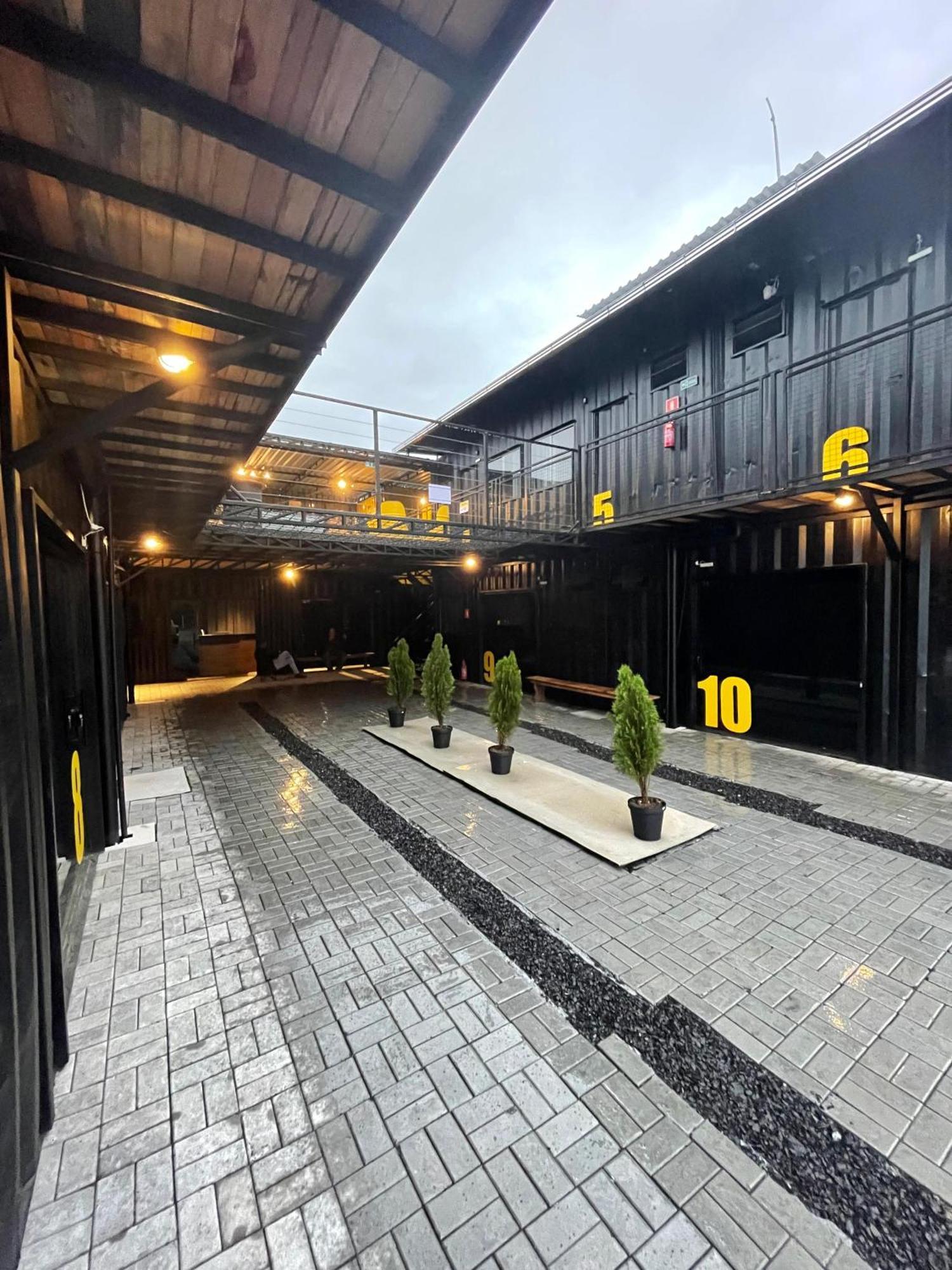 Moto Inn Урубісі Екстер'єр фото